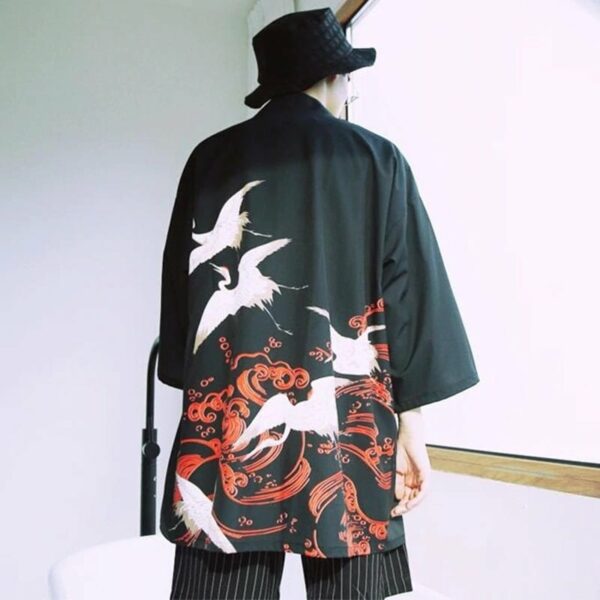 Kimono-japones-tradicional-con-pajaros