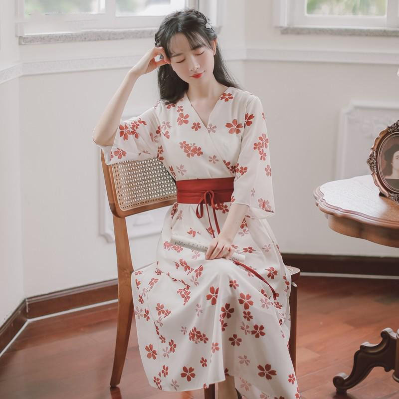 Vestido blanco japonés de flores rojas 2